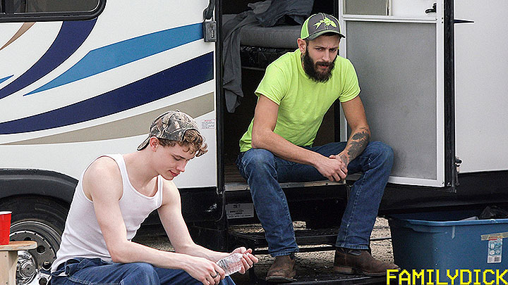 FamilyDick: Raised In A Trailer - Chapter 1 - Single Parent