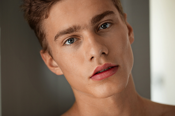 Freshmen #136: Elio Chalamet Gallery